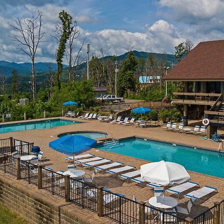 Mins To Gburg Sleeps 8 Hot Tub Arcade Area Pool Gatlinburg Exterior foto