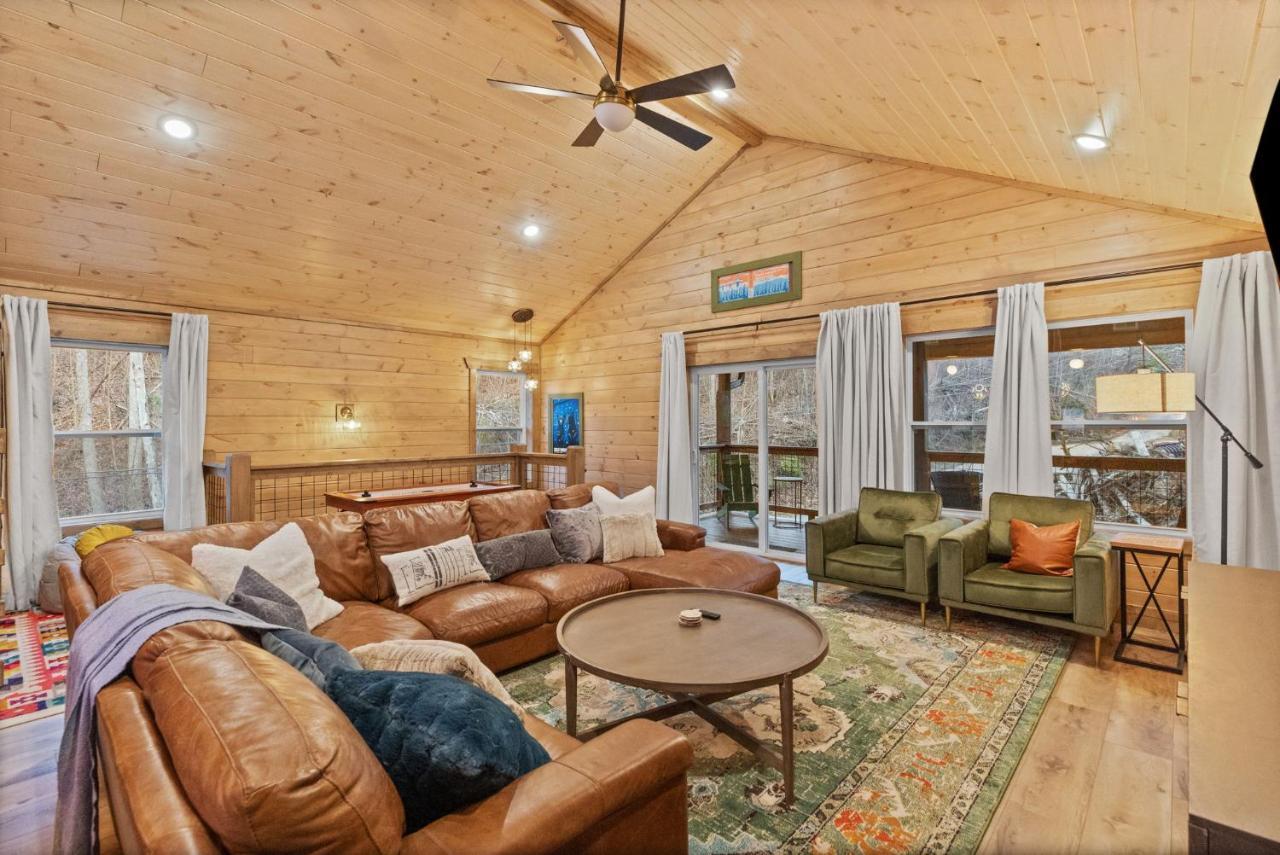 Mins To Gburg Sleeps 8 Hot Tub Arcade Area Pool Gatlinburg Exterior foto