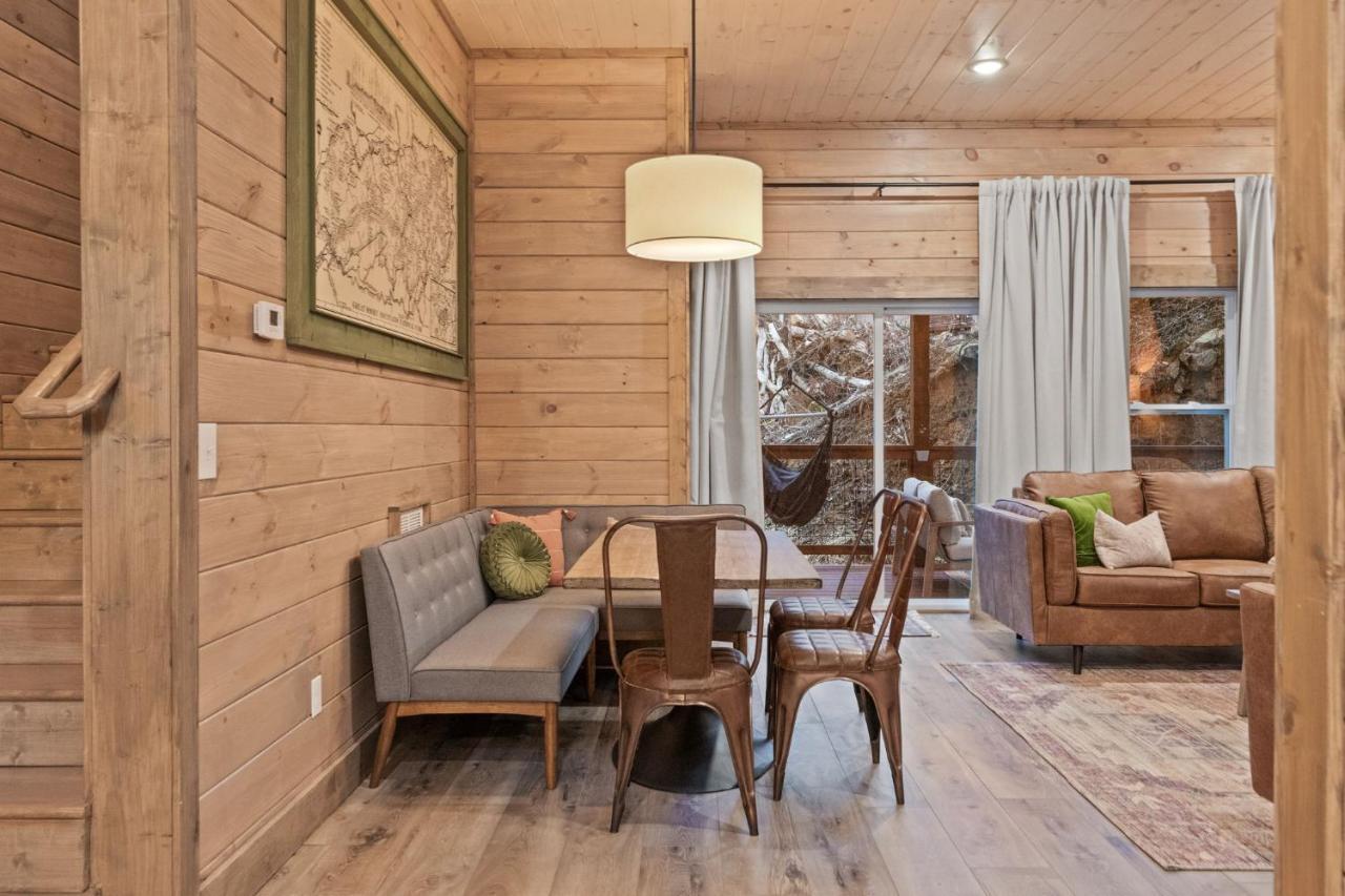 Mins To Gburg Sleeps 8 Hot Tub Arcade Area Pool Gatlinburg Exterior foto